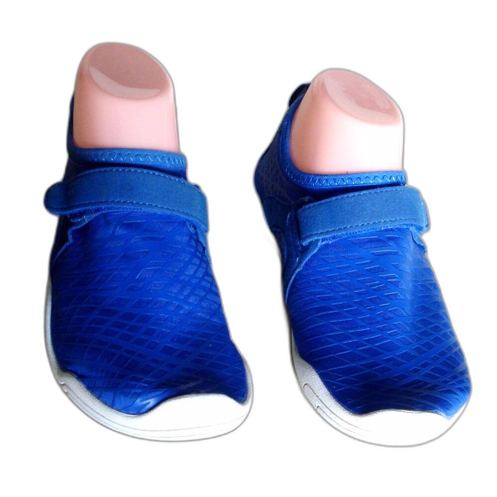 Giobtouch Unisex Water Shoes Blue Sneakers Unisex Kids Size 35 EUR - US 5